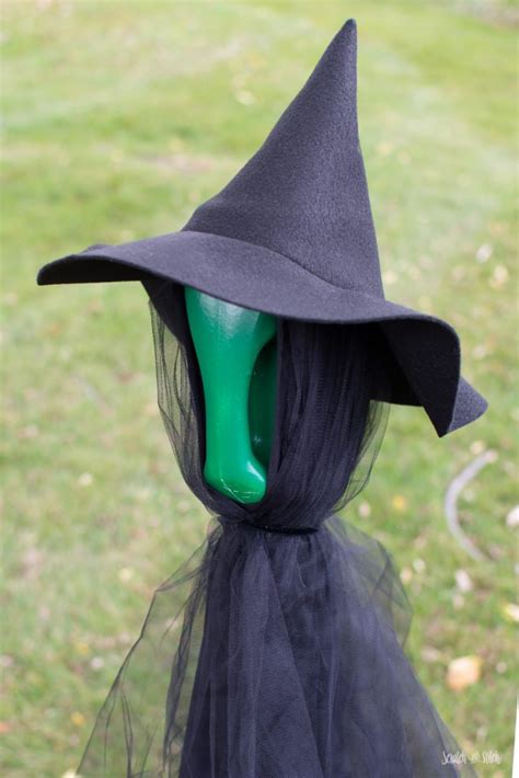 Garnet witch hat